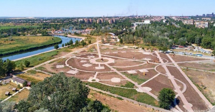 Когда в Мариуполе завершится реконструкция парка имени Гурова? (ВИДЕО)