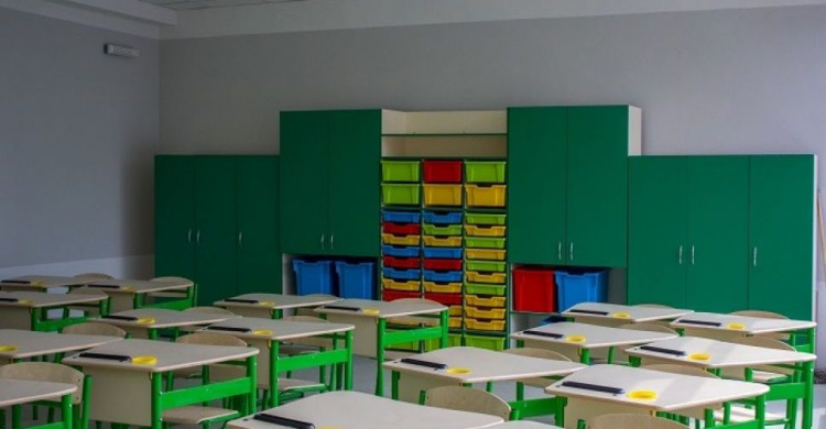 Мэр Мариуполя оценил готовность школы после масштабной реконструкции (ФОТО)