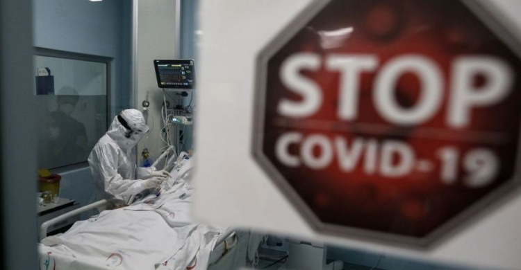 В Минздраве назвали две вероятные причины мутации коронавируса. Выявят ли новый штамм тест-системы?