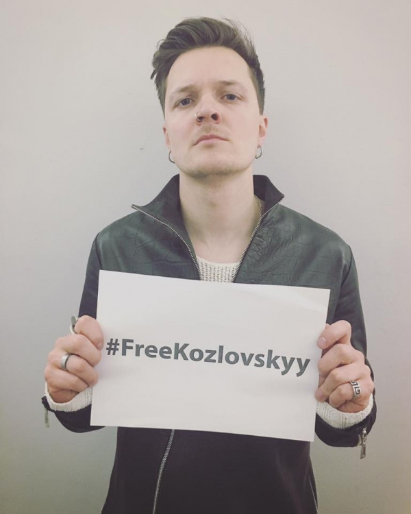 Украинские музыканты потребовали освободить из плена боевиков ученого