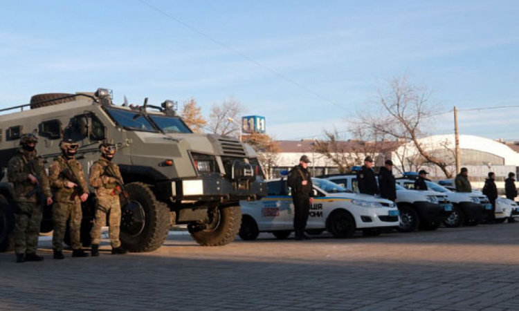 Перед матчем между «Мариуполем» и «Шахтером» в городе усилили меры безопасности (ФОТО+ВИДЕО)