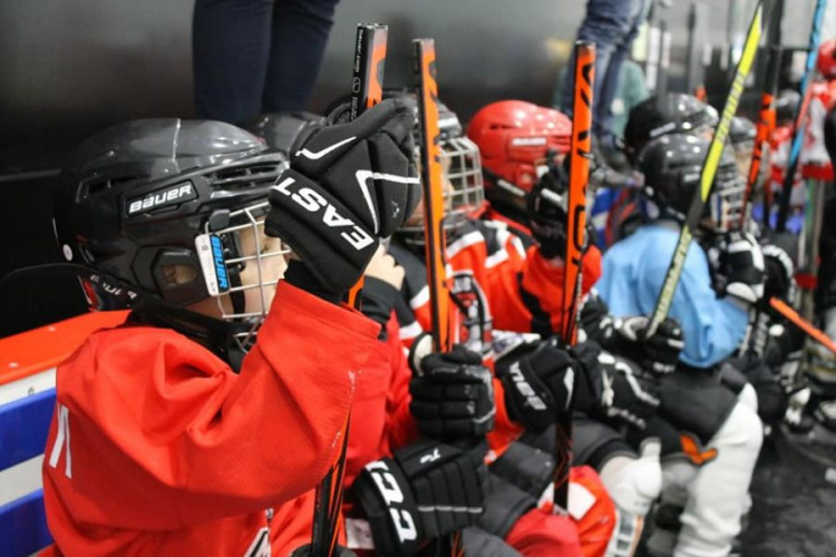 Впервые в Мариуполе проходит детский хоккейный турнир
