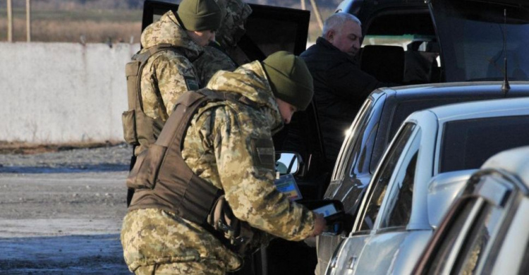 Через КПВВ Донбасса теперь можно перевозить чай, компьютеры и автомобильные покрышки