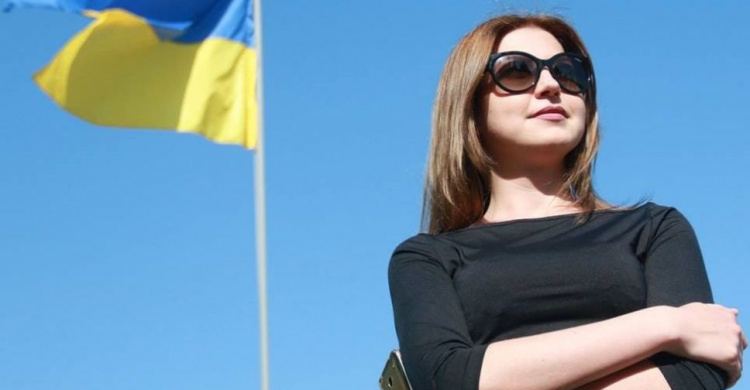 «Мій прапор – моя гордість»: мариупольцы запустили всемирный флешмоб ко Дню флага Украины (ФОТО)