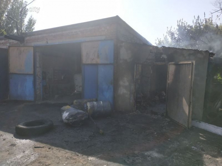При пожаре в поселке под Мариуполем погиб мужчина