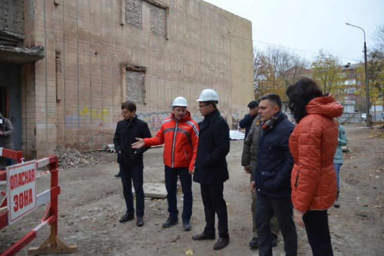 В Мариуполе продолжается строительство «Мультицентра» в Левобережном районе (ФОТО)