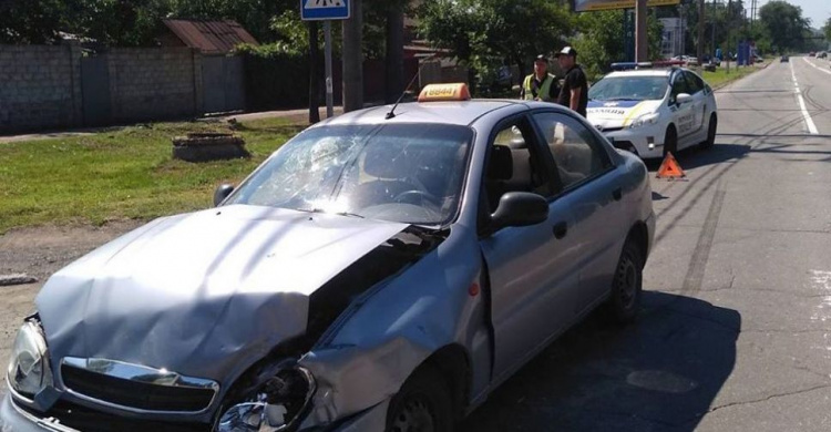 В Мариуполе такси попало в ДТП: пострадала пассажирка