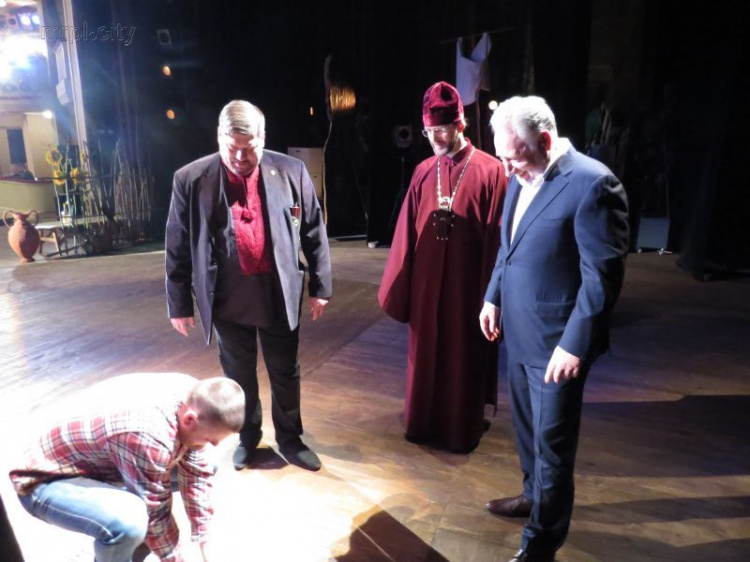 Стало известно, в каком именно ритуале участвовал Павел Жебривский в Мариуполе (ФОТО+ВИДЕО)