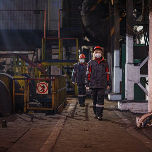 У металлургов в Мариуполе есть запас дезинфекторов, масок и перчаток