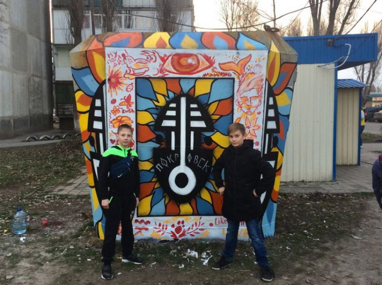 В городах Донетчины появляется немецко-украинское граффити (ФОТО+ВИДЕО)