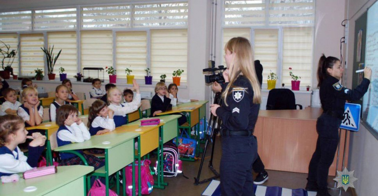 В мариупольских школах будет преподавать полиция (ФОТО)