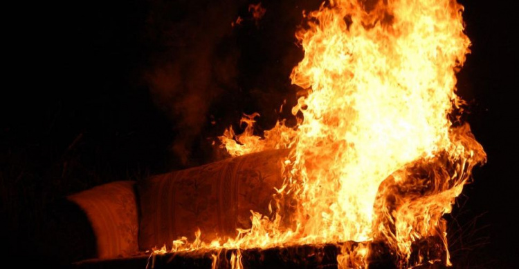 В Мариуполе от пожара пострадали 7 человек, из них 6 детей