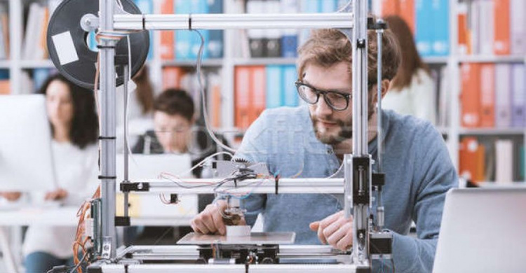 Автолаборатория и 3D-печать: мариупольский лицей оборудуют на три миллиона гривен 