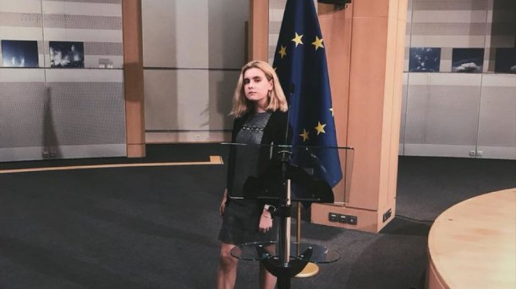 Юная переселенка из Донбасса стала евродепутатом (ФОТО)