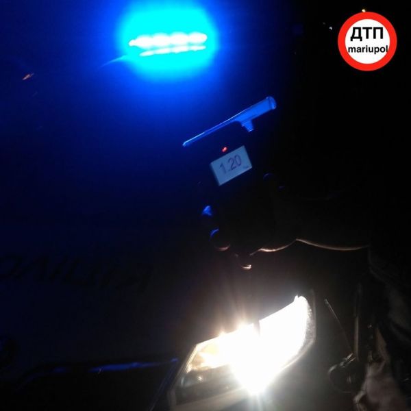 В Центральном районе Мариуполя водитель устроил пьяное ДТП (ФОТО)