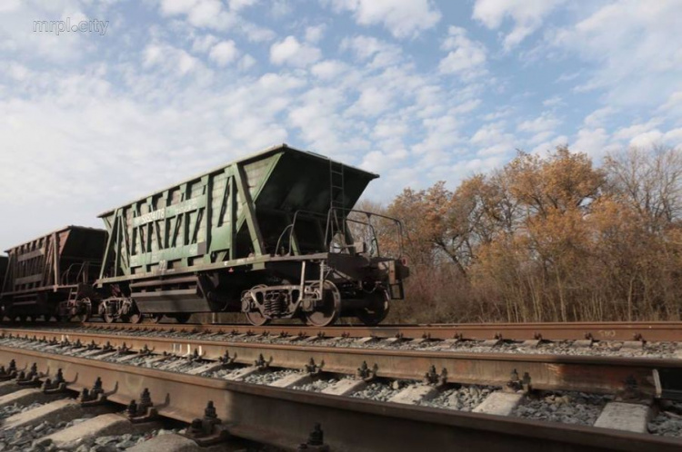 Рекорд: «Укрзализныця» пропустила 23 грузовых поезда на Мариупольском направлении