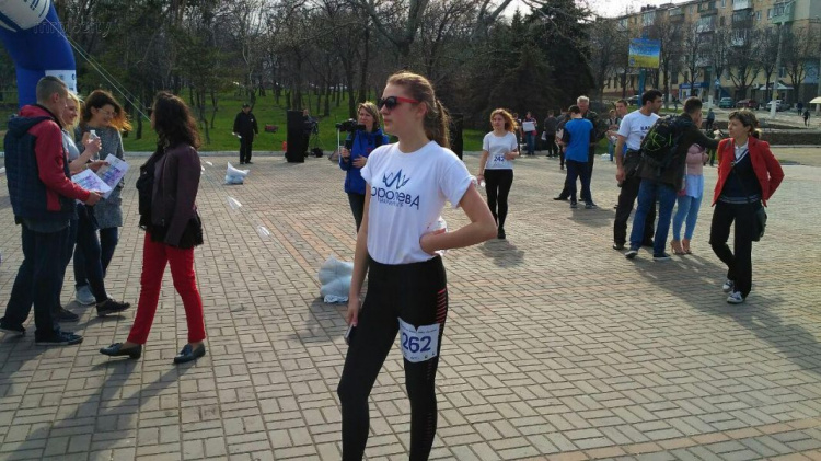 Мариупольцы пробежали марафон против домашнего насилия (ФОТО+ВИДЕО)