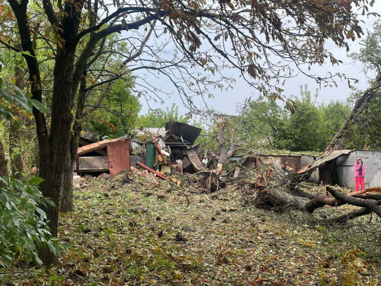 Росіяни поранили двох людей у Кураховому та обстріляли житлові квартали Авдіївки