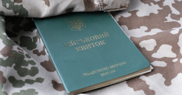 Чи продовжують багатодітним батькам відстрочку автоматично: пояснення адвоката