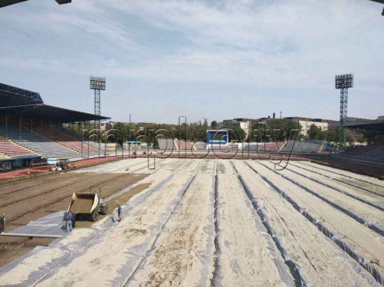 После реконструкции в Мариуполе появится второй в Украине стадион с уникальным гибридным газоном (ДОПОЛНЕНО)