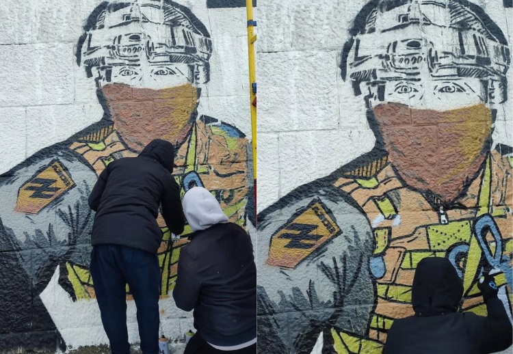 Майже 19 місяців полону: в центрі Києва з’явився новий мурал на підтримку захисників 