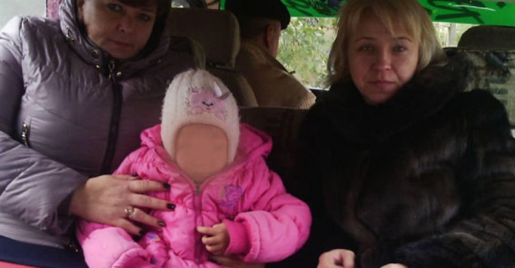 В Донецкой области ребенок четыре года прожил в заброшенном доме (ФОТО)