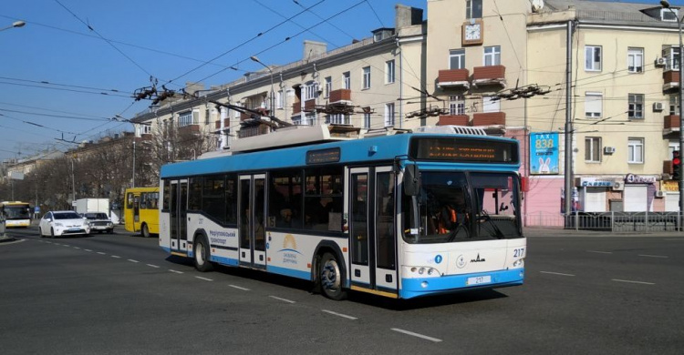 В Мариуполе в транспорт будут пускать больше пассажиров. Выпустят дополнительные автобусы и троллейбусы