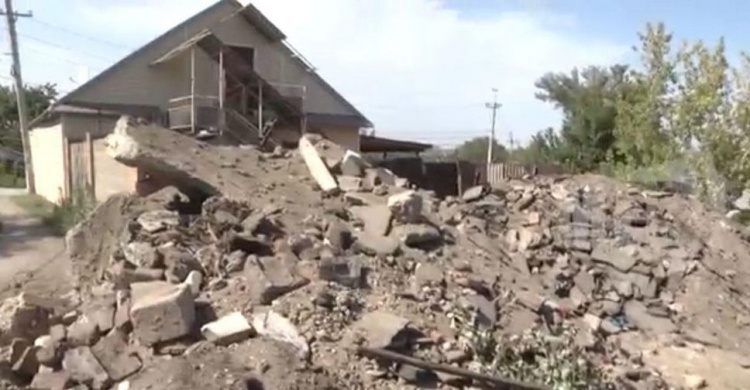 В Мариуполе строительный  мусор разрушает жилые дома (ВИДЕО)
