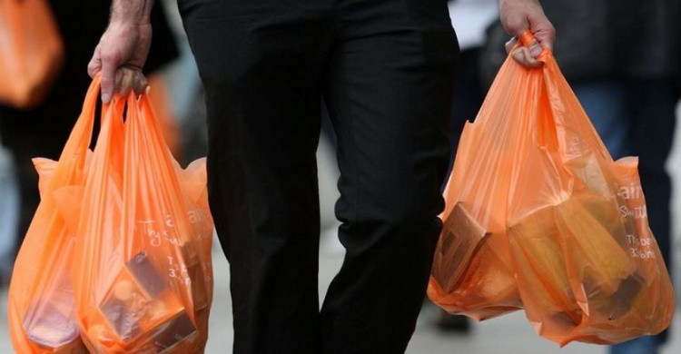 Штраф до 8500 гривен: в Украине могут запретить использование пластиковых пакетов