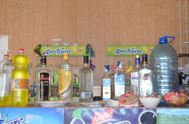 В Мариуполе изъяли более 50-литров алкоголя без лицензии (ФОТО)