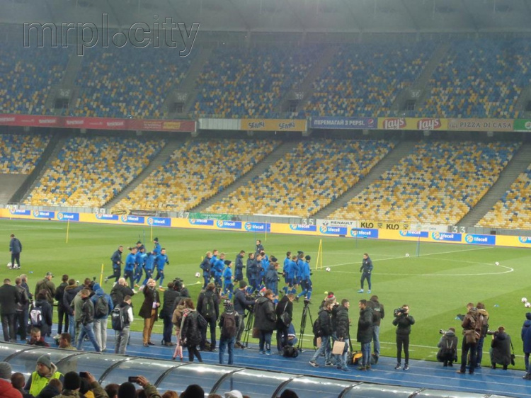Мариупольцы получили подарки от сборной Украины по футболу (ФОТО)