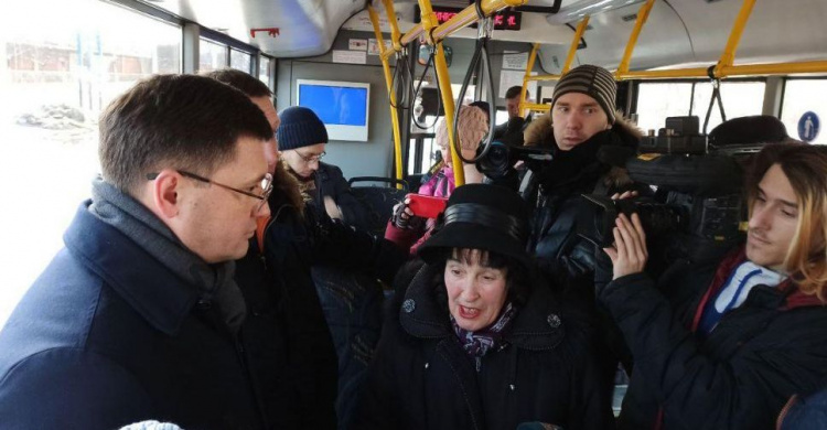 Мэр Мариуполя проехался в новом автобусе и рассказал об «обкатке» транспортной модели (ФОТО)