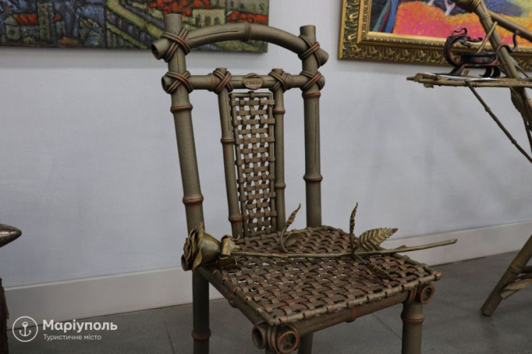 Мастера кузнечного искусства показали мариупольцам уникальные экспозиции ручной работы