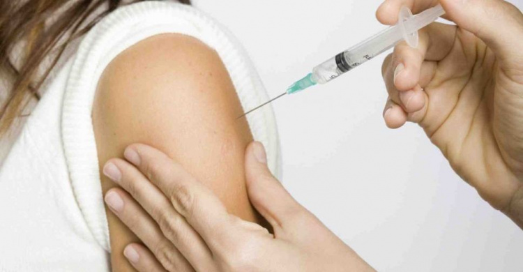 Три прививки, которые необходимо делать взрослым мариупольцам