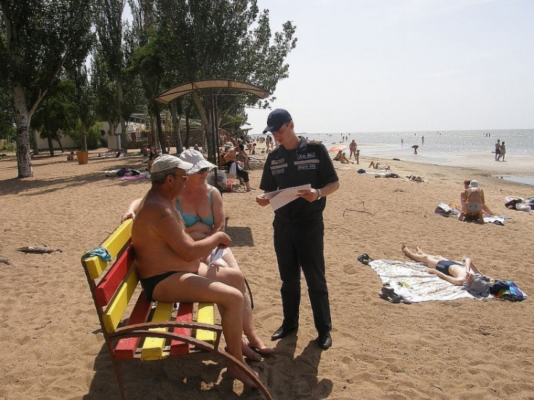 На пляжах Мариуполя прошёл спецрейд, а в Урзуфе спасатели провели учения (ФОТО+ВИДЕО)