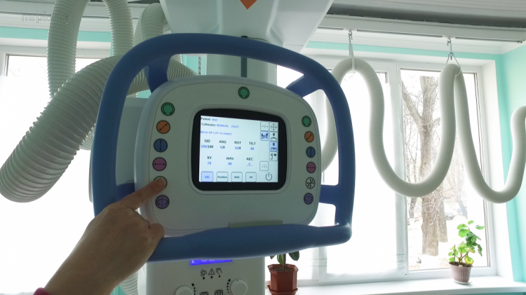 В мариупольской поликлинике детей обследует единственный в Украине испанский робот-рентген (ФОТО+ВИДЕО)