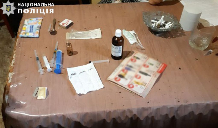 Житель Мариуполя устроил дома «цех» по изготовлению наркотиков (ФОТО)