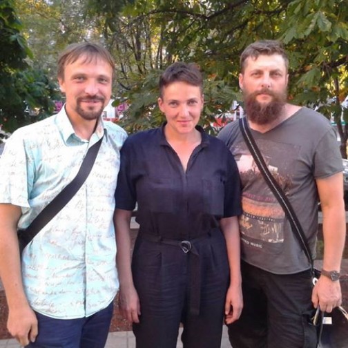 Мариупольцы в центре города пообщались с Надеждой Савченко (ФОТО)