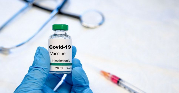 Украина получит 8 млн вакцины от COVID-19. Зеленский рассказал, кому сделают прививку в первую очередь