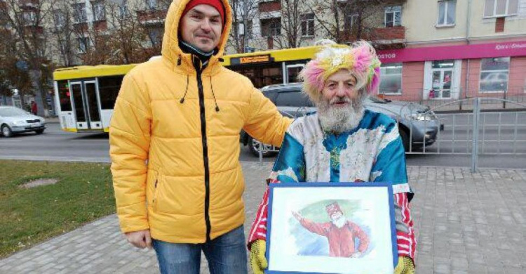 Художники Мариуполя сделали подарок знаменитому дедушке Вове