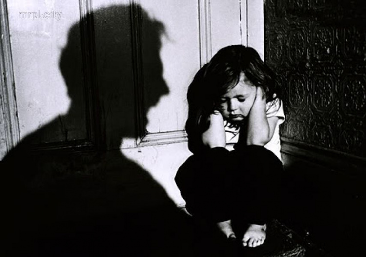 В Мариуполе 7 родителей привлекли к ответственности за насилие над детьми