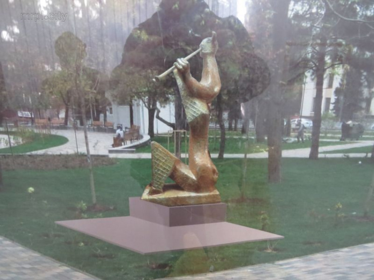 Мариуполю показали современные скульптуры, которые могут украсить центр города (ФОТО+ВИДЕО)