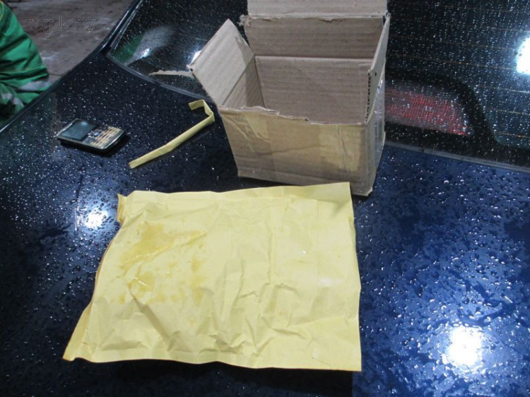 Кибердиллер, зарабатывающий на «закладках» амфетамина в Мариуполе, ждет приговора под стражей (ФОТО)
