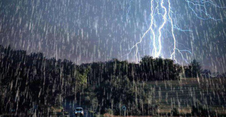 Уровень опасности второй: мариупольцев предупреждают о возможном шторме (ФОТО)