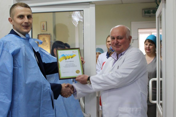Прифронтовые больницы Донетчины получили медицинское оборудование на 3 млн грн. (ФОТО)