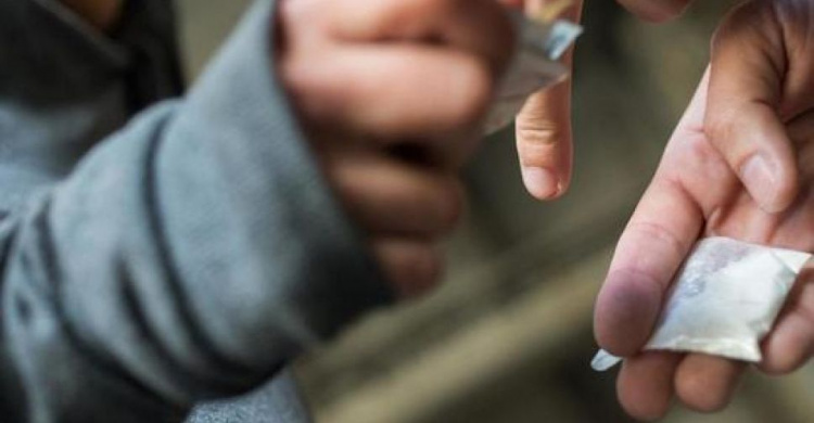 Рекордный залог: в Мариуполе наркодилера могут освободить за пять миллионов гривен (ФОТО)