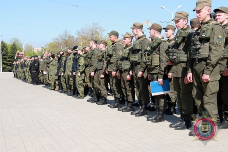 На майские праздники полиция в Мариуполе будет нести службу в усиленном режиме (ВИДЕО)