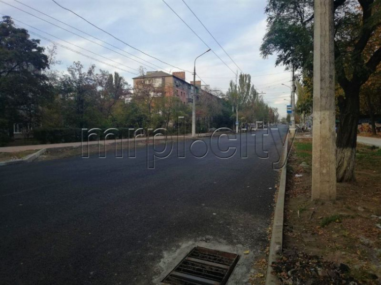 В Мариуполе ремонт проспекта Строителей близится к финишу. Когда откроют дорогу?