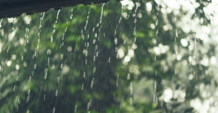 Атмосферный фронт: в Мариуполь идут затяжные дожди