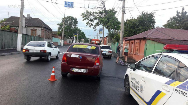 В Мариуполе автомобиль сбил 8-летнего ребенка на велосипеде (ФОТО)